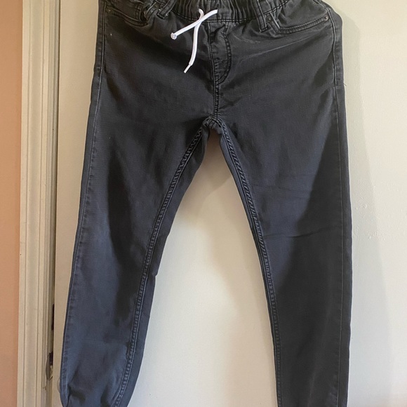 Boys levis joggers size L 12-13 - Picture 1 of 4